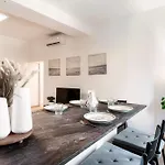 Daire Lucia Cozy Flat At Few Steps By *