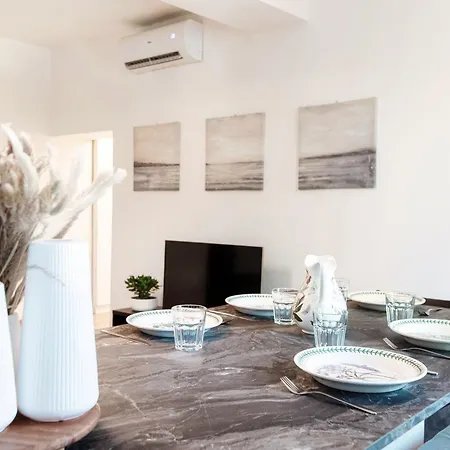 Lucia Cozy Flat At Few Steps By شقة كومو