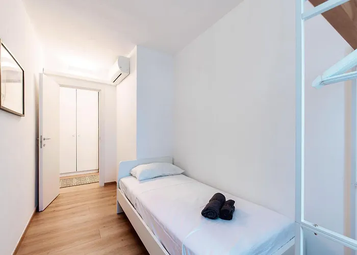 Lucia Cozy Flat At Few Steps By コモ