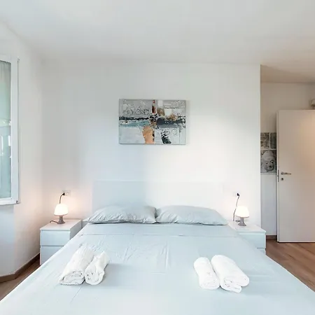 Lucia Cozy Flat At Few Steps By